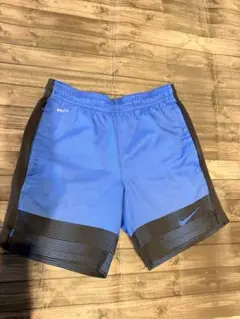月さま専用　Nike Dri-FIT ハーフパンツ S 青/黒　140くらい