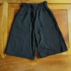 黒の120サイズパンツ