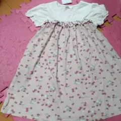 今週限定＆最終価格☆スラップスリップ☆未使用＆タグ付き☆イチゴ柄ワンピース110