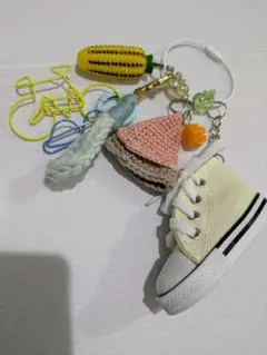 じゃらじゃらキーホルダー☆編みパーツ☆　シューズ　みかん　トウモロコシ　クリップ