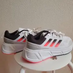 adidas スニーカー 25.5