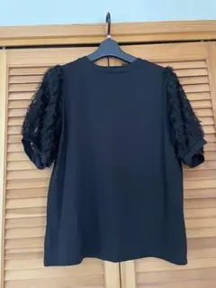 ⭐️連休中セール　お値下げ中⭐️ フリンジ付きブラックTシャツ