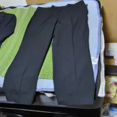 黒 スラックス