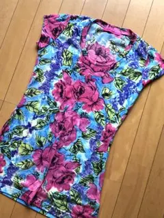 Betsy Johnson フラワープリント トップス