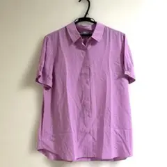 UNIQLO ピンク 半袖シャツ い大きめ即購入OK⁉️