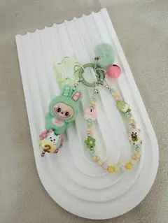 【大人気】ラブブのスマホストラップ