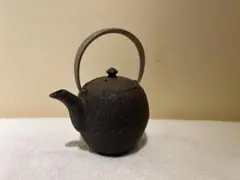 ほぼ未使用品　菊池保寿堂　菊池 正直造 斑紫銅蓋姥口中アラレ　南部鉄瓶　南部鉄器 ほぼ未使用品 菊池保寿堂 菊池 正直造 斑紫銅蓋姥口中アラレ