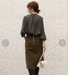 titivate バンドカラーとろみギャザーブラウス