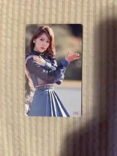 宮脇咲良 IZ*ONE 好きと言わせたい　トレカ　008