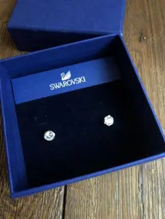 スワロフスキー ピアス