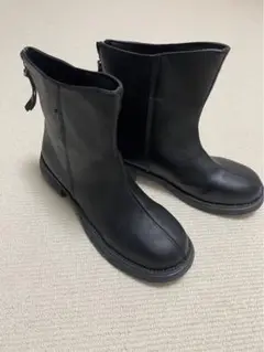 黒 レザー ファスナー付きブーツ