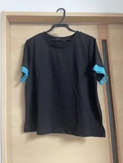 KALAN 黒 半袖Tシャツ 青アクセント