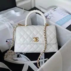 CHANEL ホワイト ショルダーバッグ