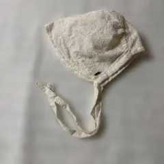 ホワイト刺繍ベビー帽子