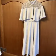 エレガントな薄い青のドレス