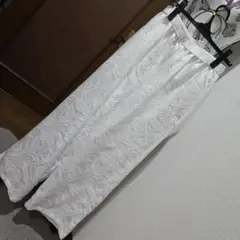 LUCA★新品★刺繍入りホワイトワイドパンツ