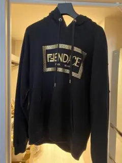 本物保証 正規店（大丸）FENDACEコラボ フェンダーチェ 黒 Ｌ 箱 袋あり