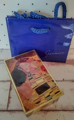 Item thumbnail for item 9b761f36-0c9e-4e40-8434-cf55a031cfc5