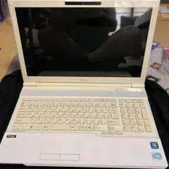ジャンク品 富士通 LIFEBOOK ホワイト 日本語キーボード電源コード無し