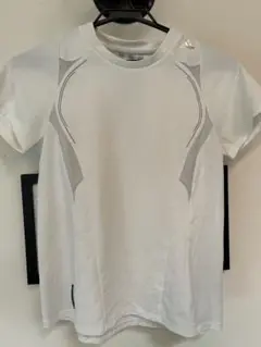 adidastシャツ