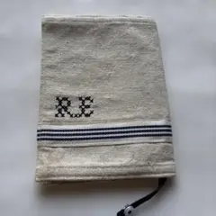 ブックカバー　イニシャル刺繍　生成り 文庫本サイズ