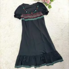 ナネットレポー ビジュー付刺繍装飾ワンピース 黒 M a3683