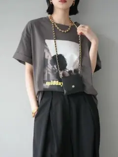 半袖Tシャツ ネオンロゴフォトプリントBIG Tシャツ チャコール Lumier