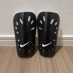 Nike シンガード ブラック・ホワイト