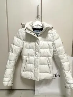 プラダ ダウンジャケット ホワイト