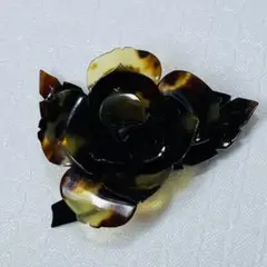 本鼈甲 花ブローチ