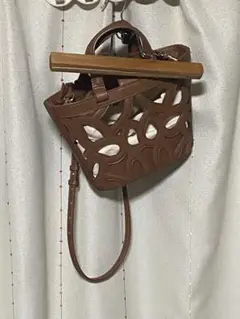 ZARA 本革　レザーカットワークバック　ショルダーストラップ付 ZARA カットワーク ミニ トートバッグ ブラウン ショルダー