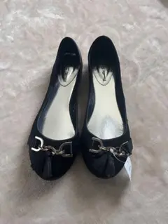 黒のフラットパンプス　タッセルデザイン