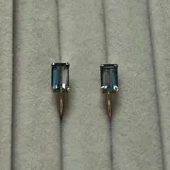 K10ロンドンブルートパーズ　イヤリング　バケットカット　刻印あり