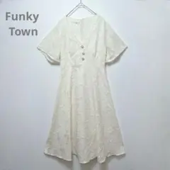 【Funky Town】半袖カットソーワンピース　フレアスカート　Vネック　総柄