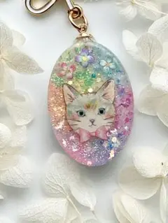 214 猫　メルヘンレジンキーホルダー