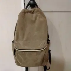 カーキ リュック