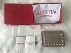 VALENTINO スタッズ付き二つ折り財布
