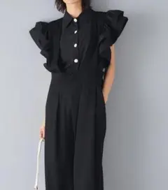 新品未使用☆ビジューボタンフリルスリーブブラウス　フラーネ　Frene