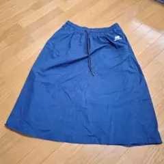new balance　スカート