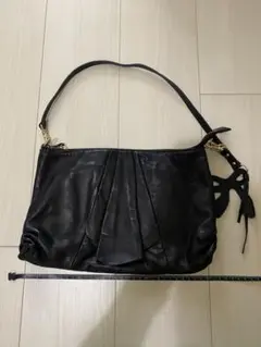 レザー プリーツデザイン ショルダーバッグ 黒