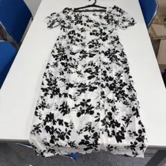 フラワープリント ミディ丈ワンピース