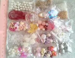 ①匿名配送込み♪即決のみ♪ビーズ、アクリルパーツ、まとめ売り、アクリルフラワー