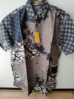 Batik バティック シャツ - ブラック＆グレー (L-半袖)