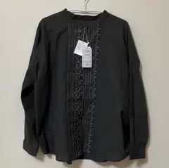 【新品未着用、タグ付き】花柄刺繍のブラウス　ブラウン　Mサイズ