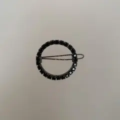 ブラックストーン円形ヘアピン