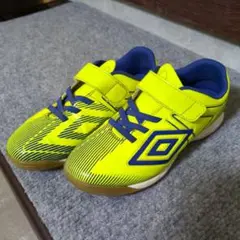 umbro フットサルシューズ イエロー/ブルー19cm