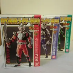 バンダイ食玩 仮面ライダー龍騎 全３種 未開封品