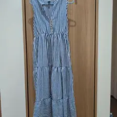 ノースリーブ青白ストライプワンピース