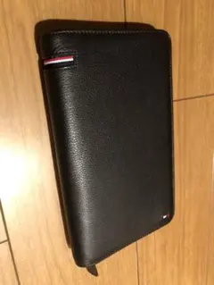 tommy hilfiger トラベルウォレット