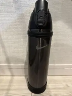 【極美品】サーモス　ナイキNIKEハイドレーションボトル1.0L黒 NIKE ナイキ サーモス 水筒 ハイドレーションボトル 1.0L 黒 未